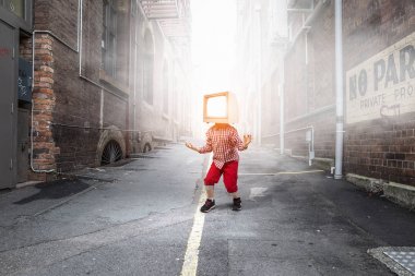 TV çocuk bağımlısı. Karışık teknik