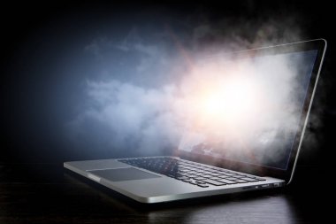 Dizüstü sorunu veya sonu. Karışık teknik