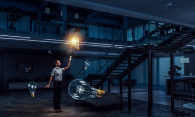 Onun fikirlerini çok parlak. Karışık teknik