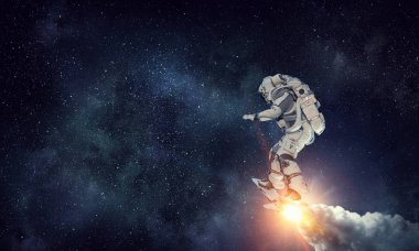 Yönetim Kurulu uçan üzerinde uzay adamı. Karışık teknik