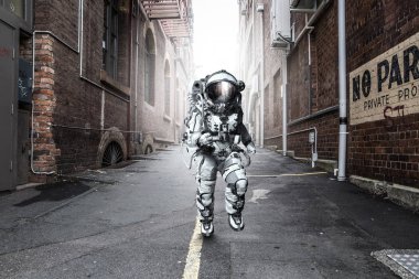 Hızlı çalışan uzay adamı. Karışık teknik