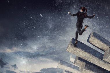 Sanal gerçeklik hissediyorum. Karışık teknik