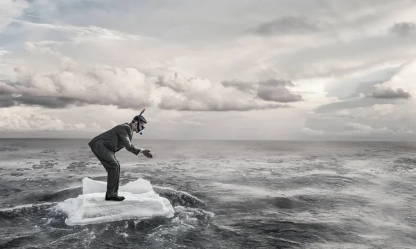 On bude skákat ve stopách nejprve. Kombinovaná technika — Stock fotografie