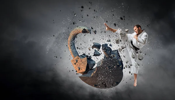 Savunma ile bölünürler. Karışık teknik