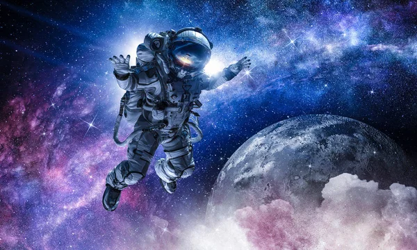 Astronauta na misji kosmicznej — Zdjęcie stockowe