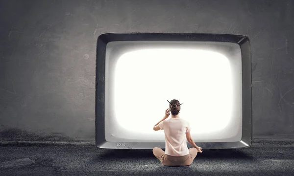 Gamla Tv-monitor. Mixed media — Stockfoto