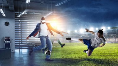 Sanal kasklı Afrikalı adam. Karışık ortam