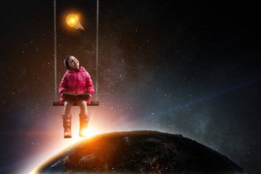 Bir peri masalı okuyorum. Karışık ortam