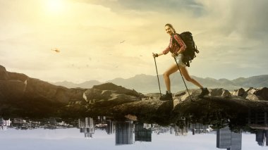 Yürüyüş veya trekking konsepti. Karışık ortam