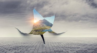 Duvar kağıdında delik var. Karışık ortam