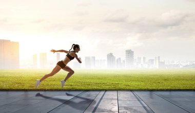 Koşmak sporcumuz yarışı. Karışık teknik