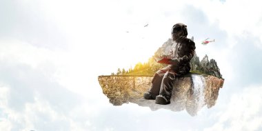 Uzay Adamı ve görevi. Karışık ortam