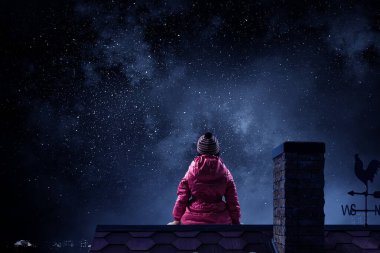 Çocuk yalnız rüya görür. Karışık ortam