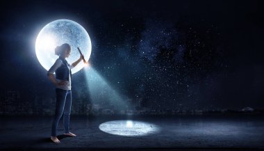 Karanlığa doğru yol ala. Karışık ortam