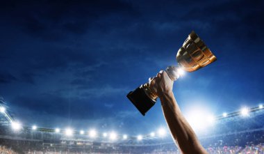 Büyük zaferini kutluyor. Karışık teknik