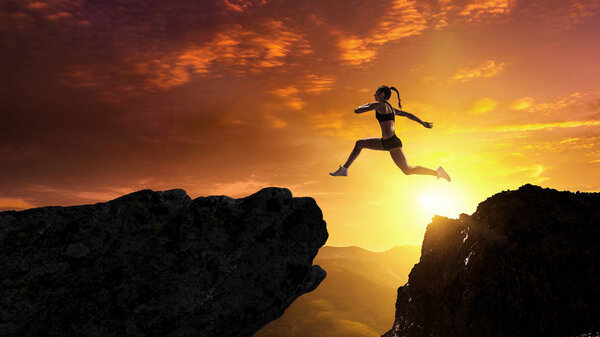 Бегунья преодолевает трудности. Смешанные медиа
