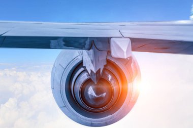 Modern uçakların türbini. Karışık ortam