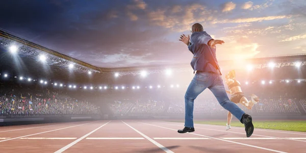 Corriendo su carrera de competición. Medios mixtos — Foto de Stock