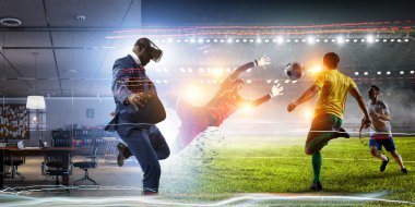 Sanal kasklı Afrikalı adam. Karışık ortam