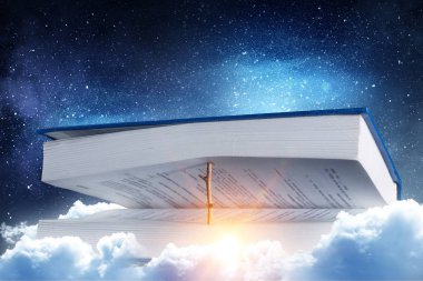 Büyük açık kitap. Karışık ortam