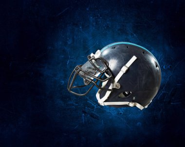 Rugby kaskı yakıyor. Karışık ortam