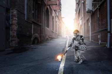 Yaratılış kavramı olarak Cyborg kadın. Karışık ortam