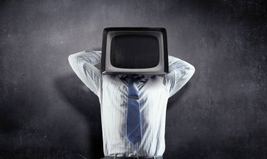 Başlı iş adamı izlemek. Karışık teknik