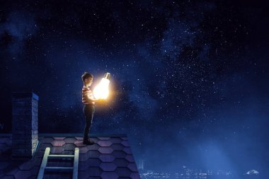 Eğitimin ışığı. Karışık ortam