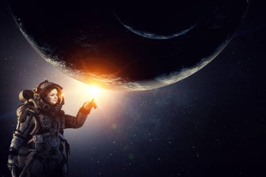 Uzayı keşfediyorum. Karışık ortam