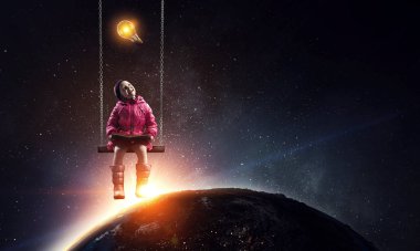 Bir peri masalı okuyorum. Karışık ortam