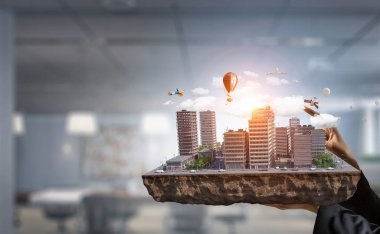 Kadın sunan inşaat projesi. Karışık teknik