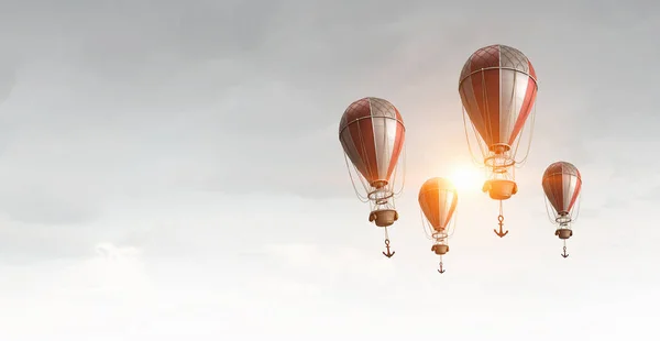 Mavi gökyüzü hava balonunda. Karışık teknik — Stok fotoğraf