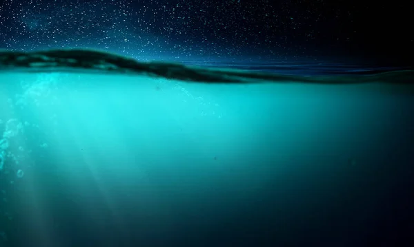水中の青。混合メディア — ストック写真
