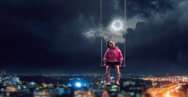 Bir peri masalı okuyorum. Karışık ortam