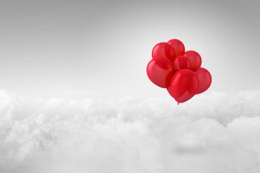 Gökyüzünde kırmızı balon. Karışık ortam