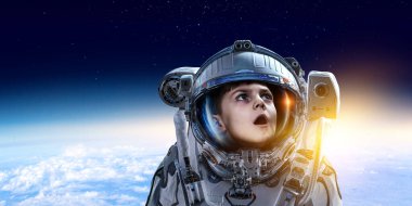 Uzayı keşfediyorum. Karışık ortam