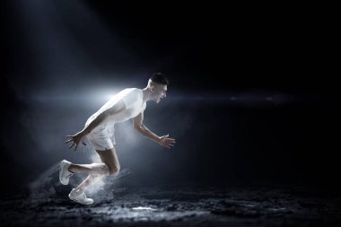 Sporcu çalışan yarış. Karışık teknik