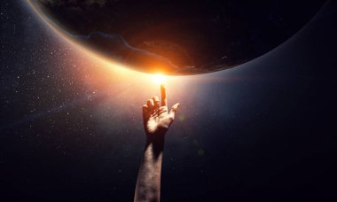 Derin uzay keşfi kavramı. Karışık ortam