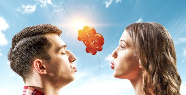 Bana bir öpücük ver. Karışık ortam