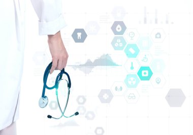 el ile steteskop uygulayıcısı