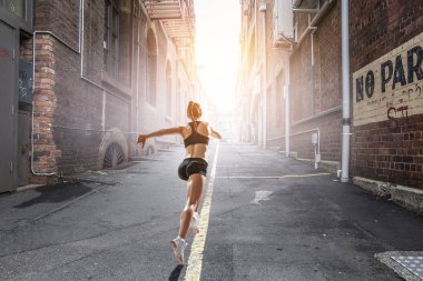 Sporcumuz çalışan yarış. Karışık teknik