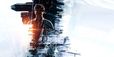 Adam şehir manzarasına karşı. Karışık ortam