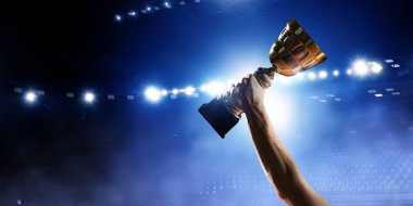 Büyük zaferini kutluyor. Karışık teknik