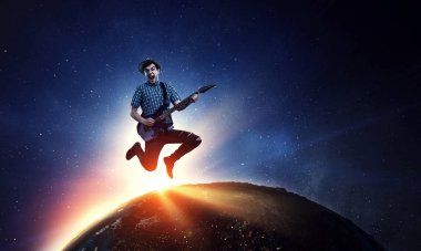 Ne zaman worldfamous oldu. Karışık teknik