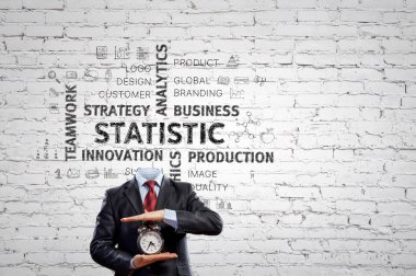 Fikirler kafa dolu. Karışık teknik