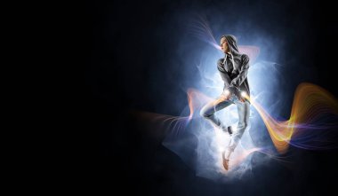 Dans tutkusu var. Karışık teknik