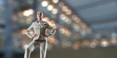 Kendine güvenen bir iş kadını. Karışık ortam