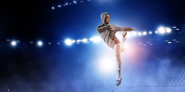 Dans tutkusu var. Karışık teknik