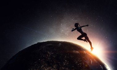 Koşmak sporcumuz yarışı. Karışık teknik