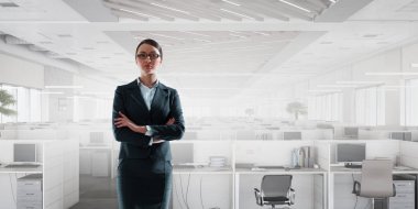 Açık plan ofisleri. Karışık teknik